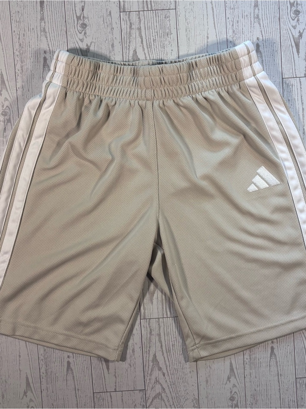 Adidas Boys Mesh Athletic Shorts Tan Beige Size M 10/12 7” Inseam